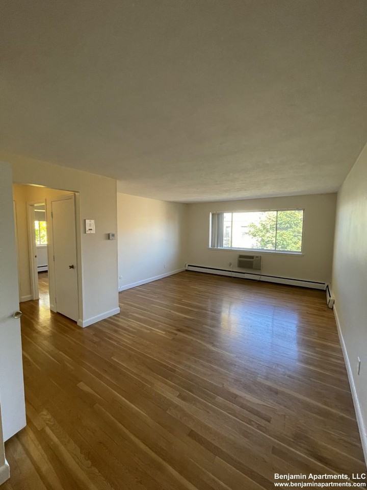 75 Gardner St #2F - Photo 2 of 16