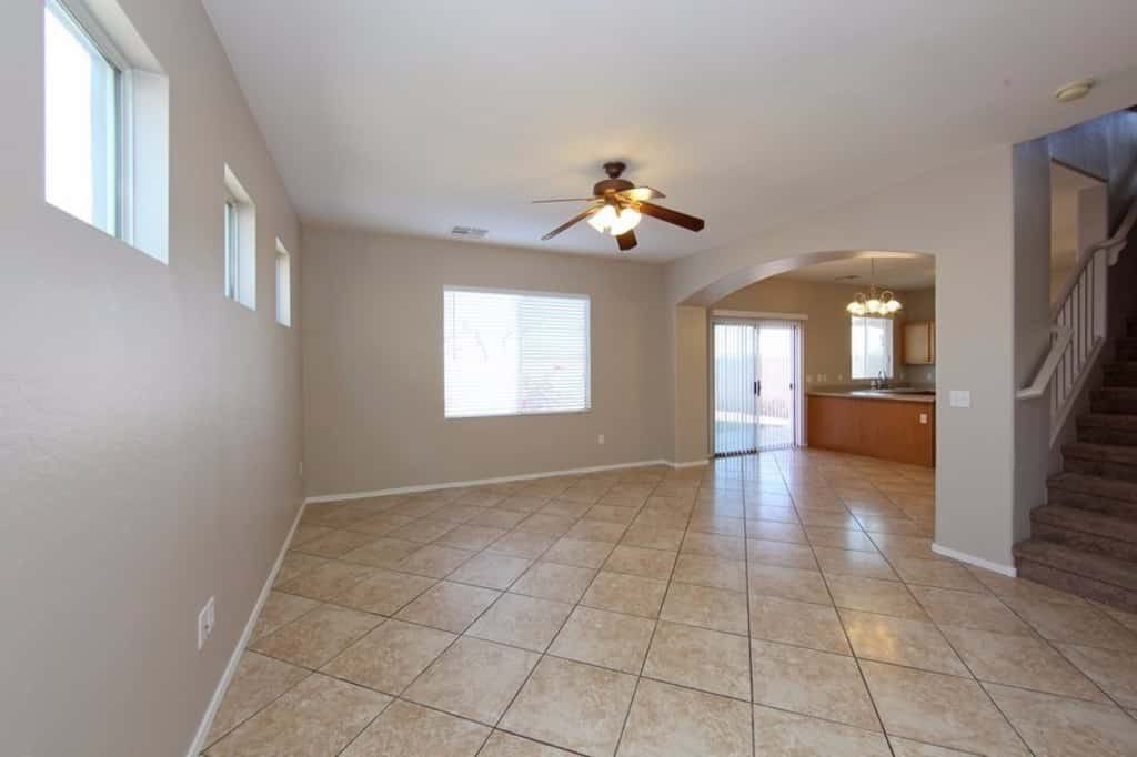 11982 W Belmont Dr - Photo 2 of 14