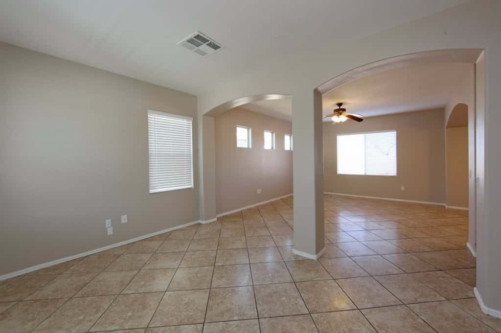 11982 W Belmont Dr - Photo 3 of 14