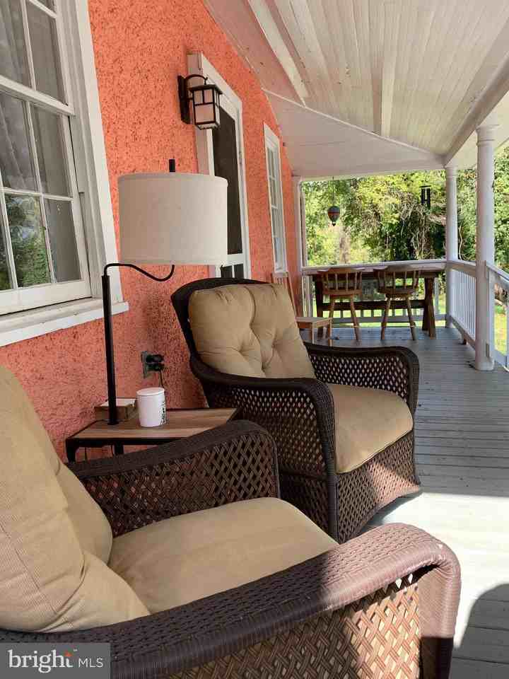 42 Spring Ln - Photo 2 of 14