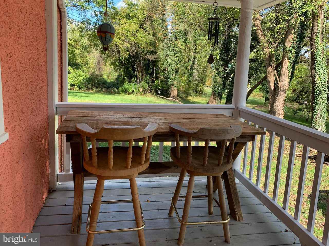 42 Spring Ln - Photo 3 of 14