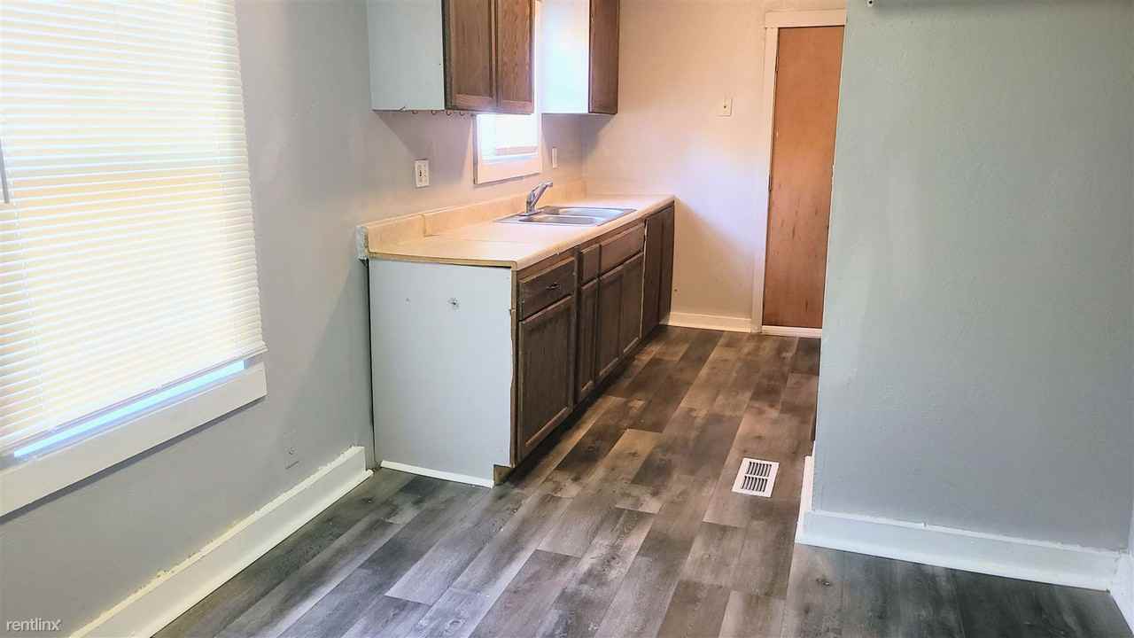 8704 Roberts St - Photo 2 of 18