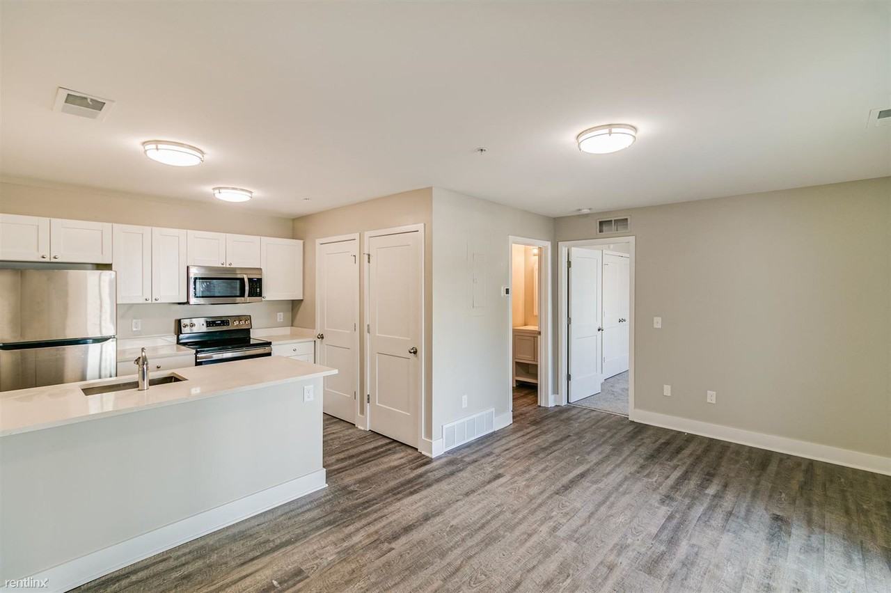 845 W Lake St - Photo 3 of 14