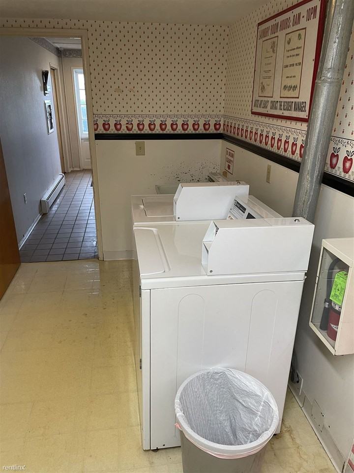 Carriage House Apartments - Photo 3 of 3