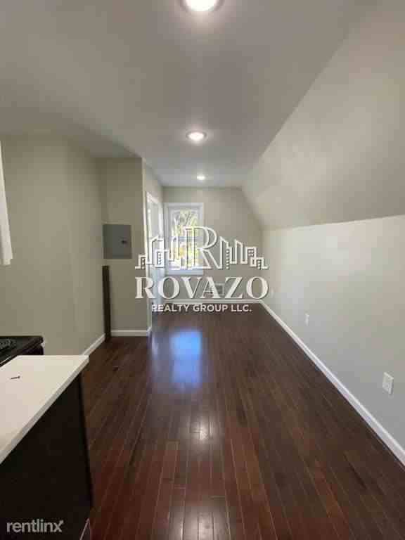 373 Seymour Ave - Photo 2 of 4