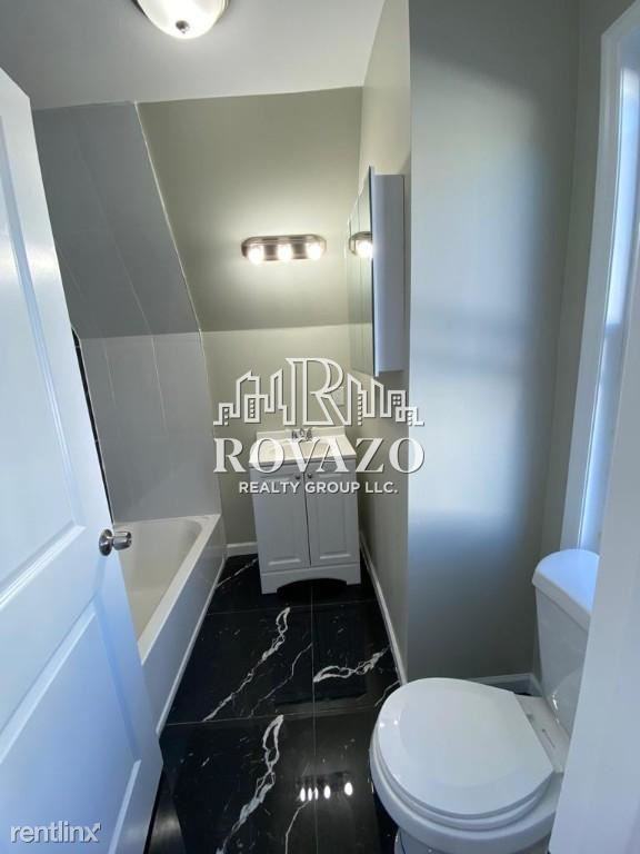 373 Seymour Ave - Photo 3 of 4