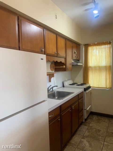 25 N Ferry St - Photo 3 of 17