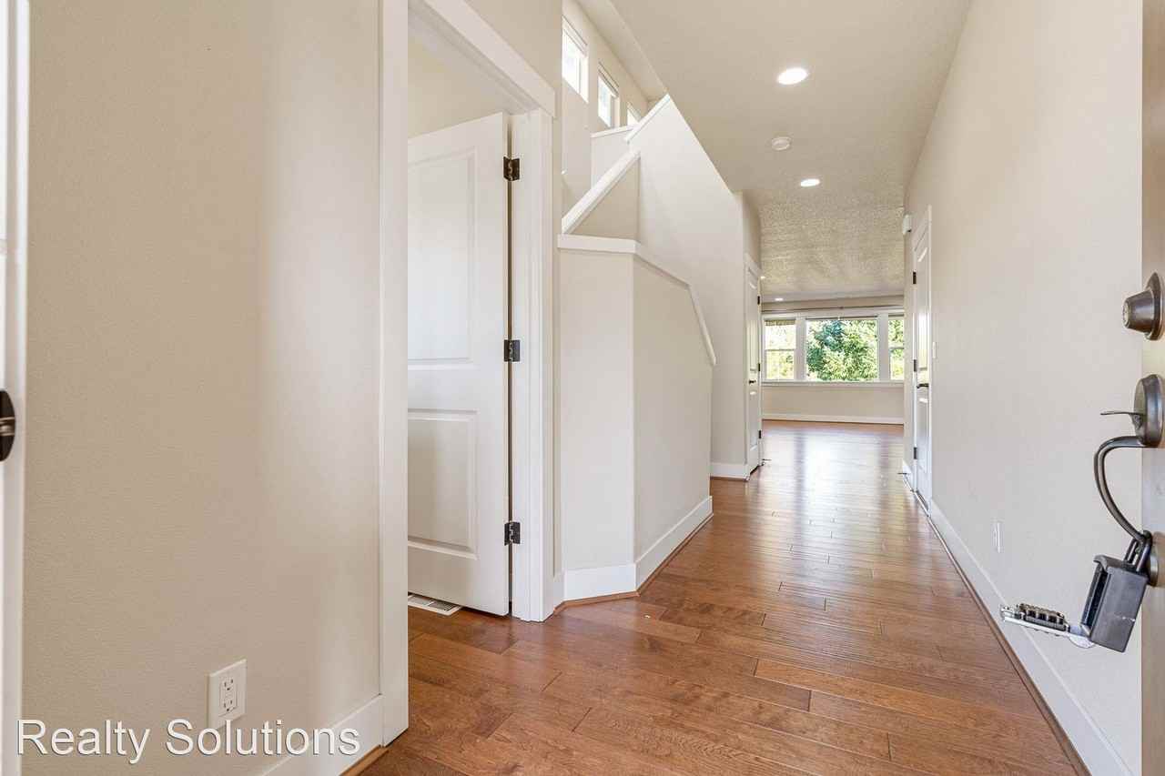 19895 Sw Mohican St - Photo 3 of 26