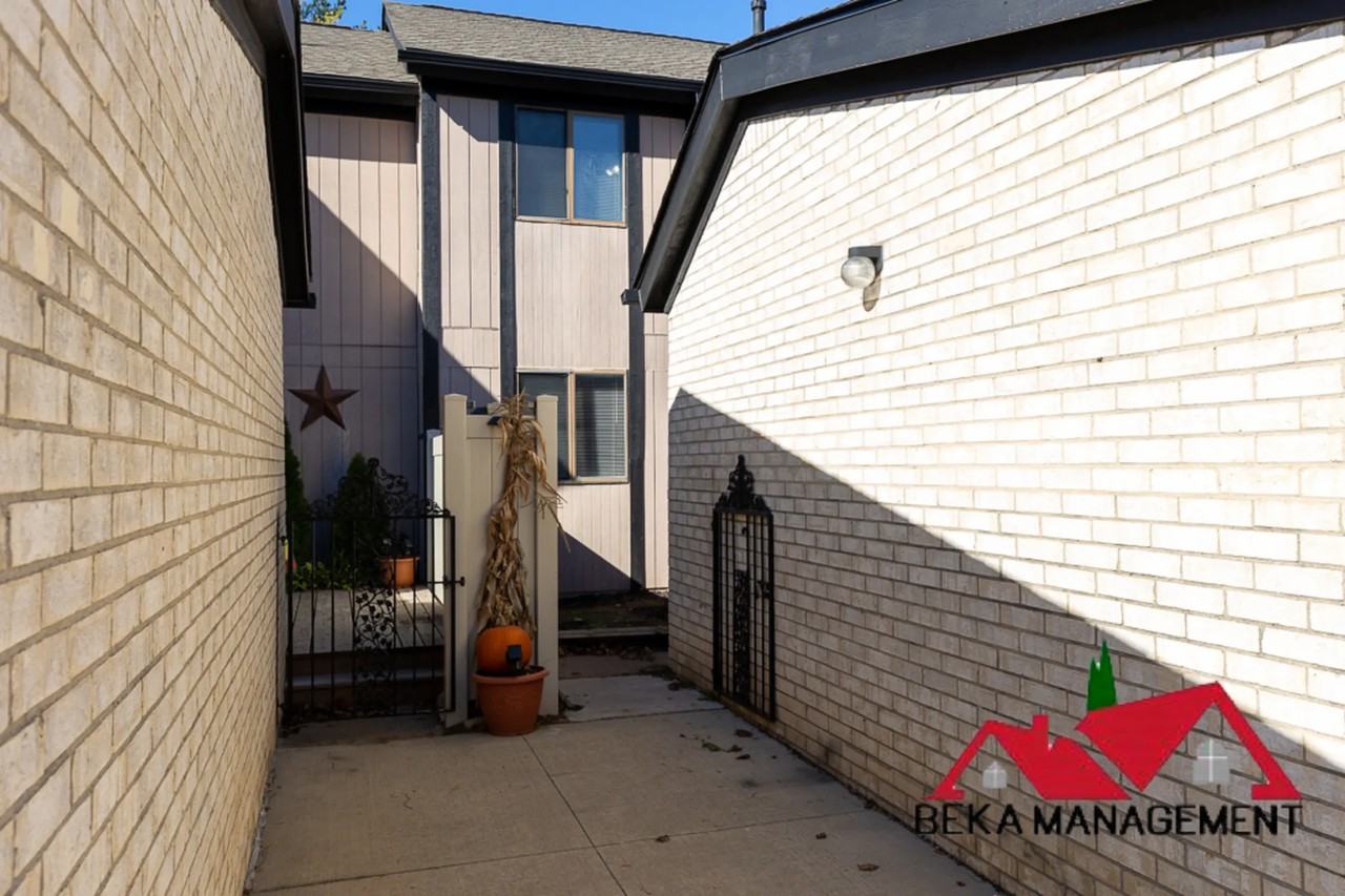 5141 Rock Run Street - Photo 2 of 20