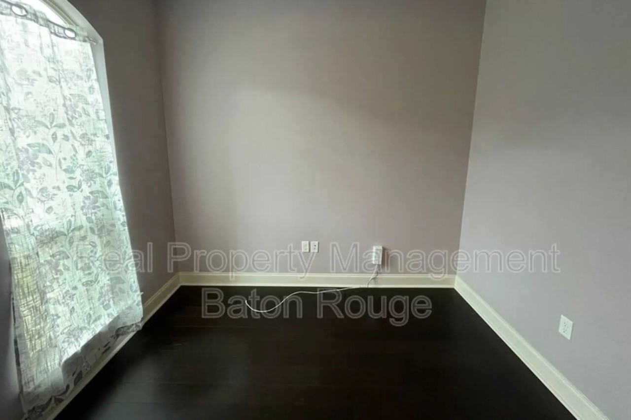 7724 Ibiza Dr - Photo 2 of 10