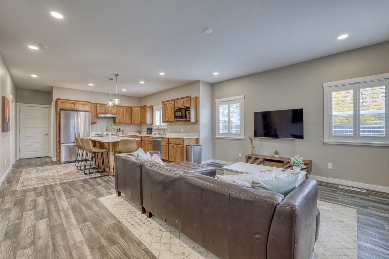 1800 West Idaho Street - Photo 2 of 46