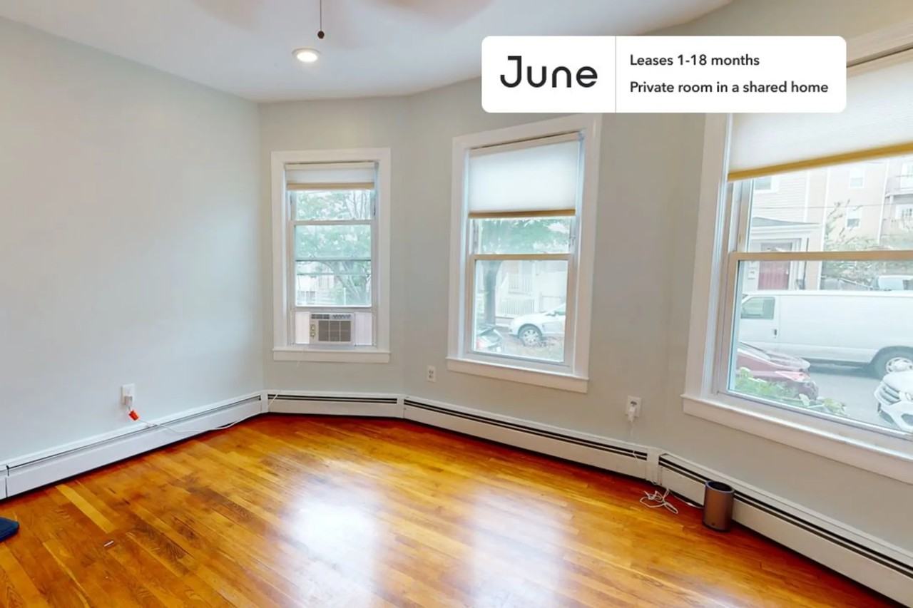 Room for rent. 21 Rossmore Street - Photo 2 of 13