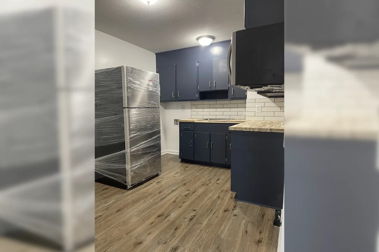 512 Robinson St - Photo 3 of 9