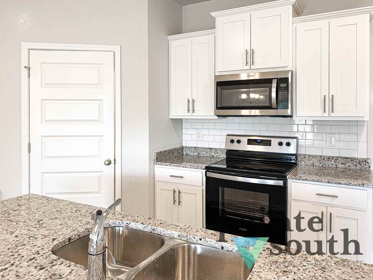 23317 Lieutenant Ave - Photo 3 of 20