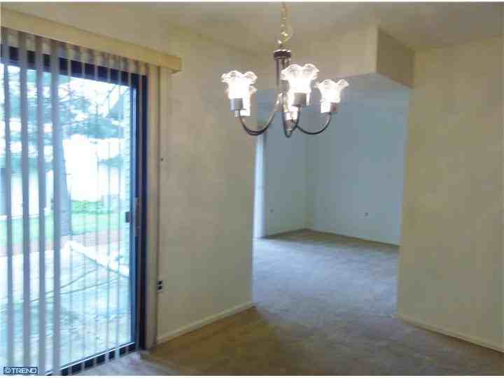 44 Lafayette Ln - Photo 3 of 12