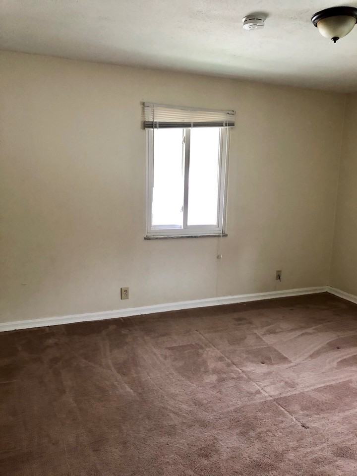 24750 Lake Shore Blvd - Photo 3 of 7