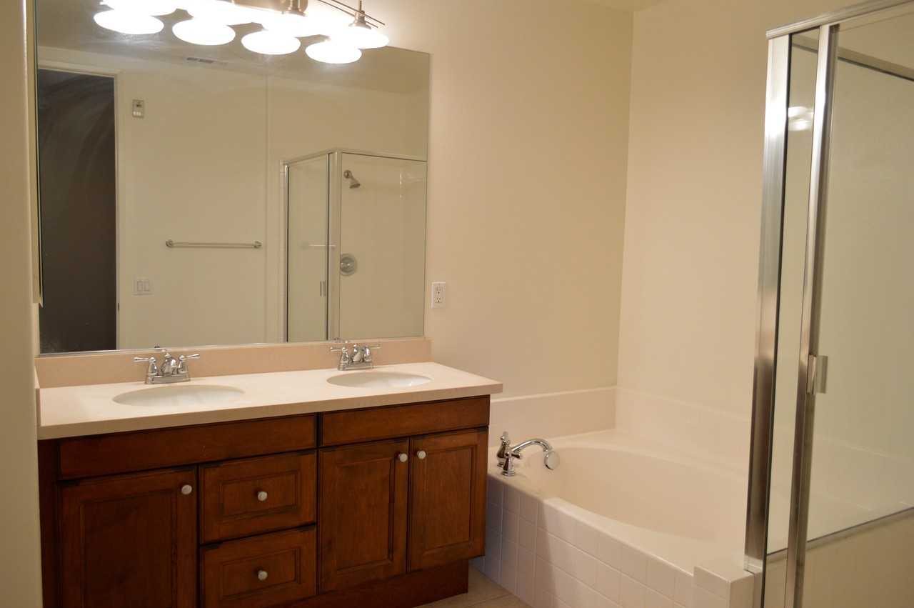 186 Village Ct - Photo 3 of 21