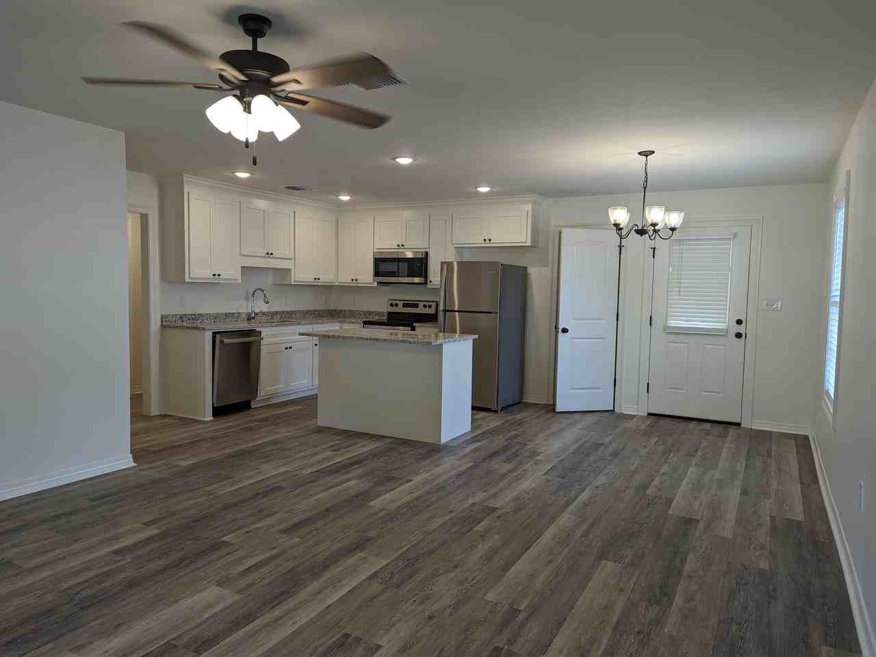 203 Williams St - Photo 3 of 23