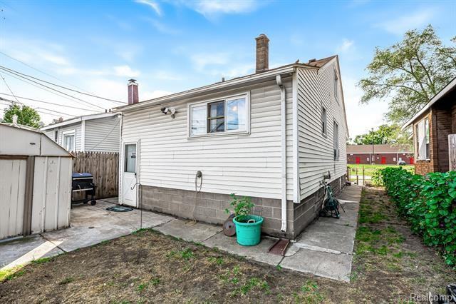 19 Sunnyside St - Photo 4 of 16