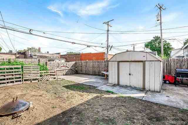 19 Sunnyside St - Photo 5 of 16