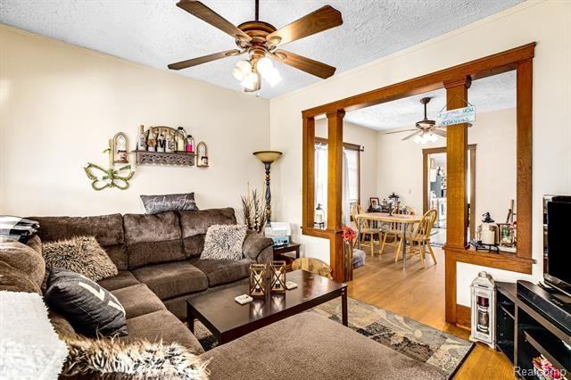 19 Sunnyside St - Photo 6 of 16