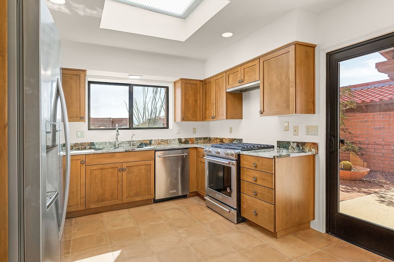 5289 North Vía Sempreverde - Photo 3 of 26