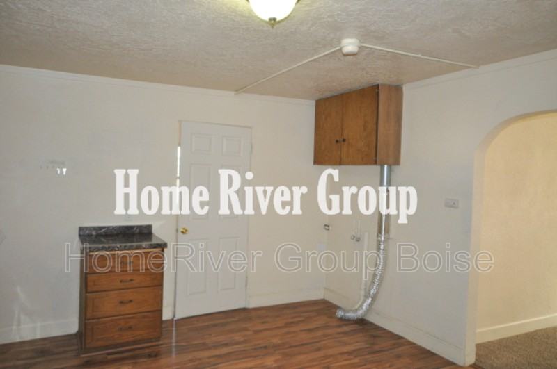 1804 S Montana Ave - Photo 3 of 10