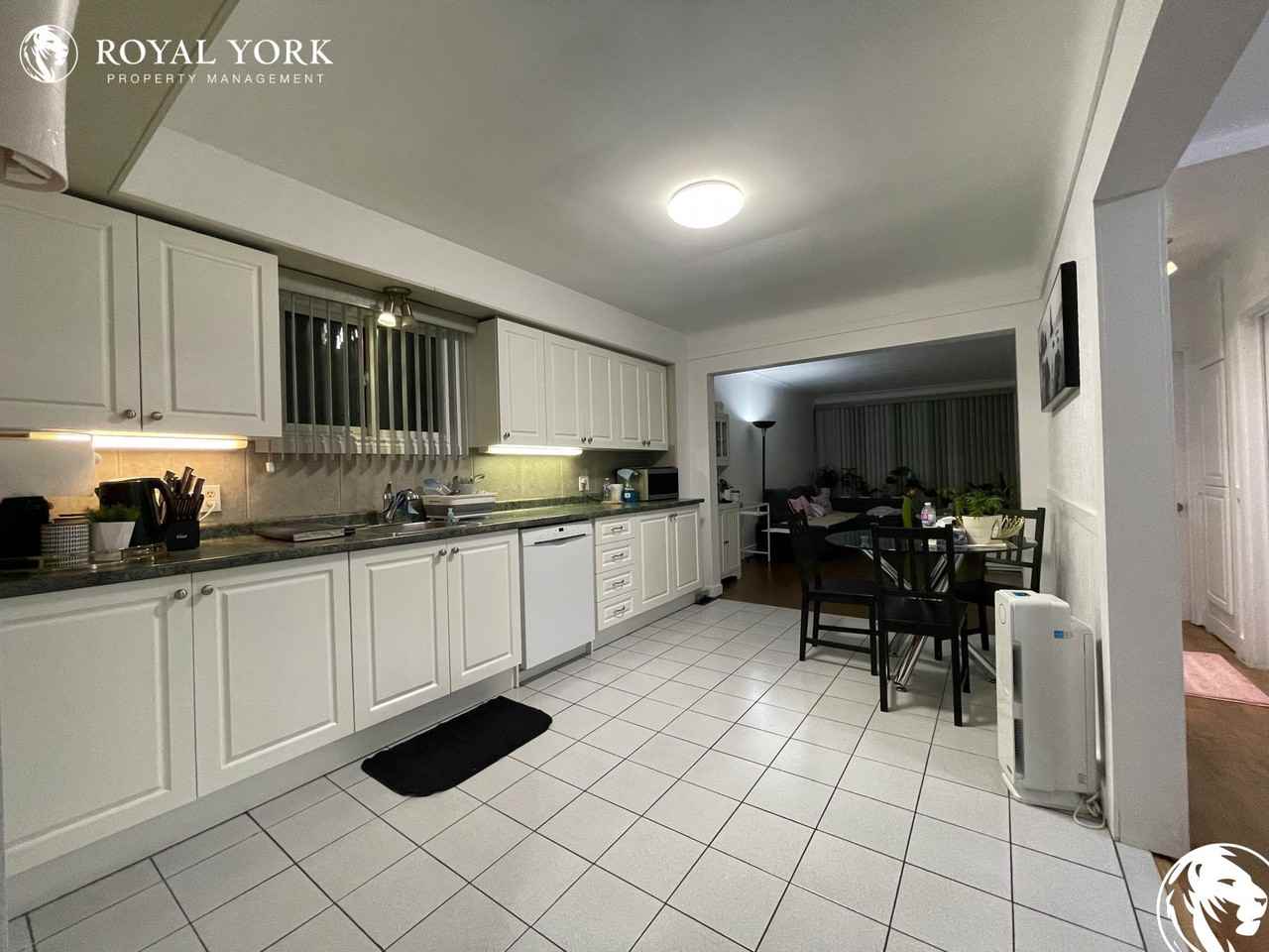 16 Agnes St - Photo 2 of 35