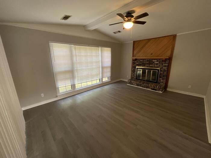 1701 Longmeadow Dr - Photo 2 of 14