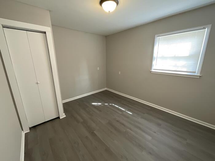 1701 Longmeadow Dr - Photo 3 of 14