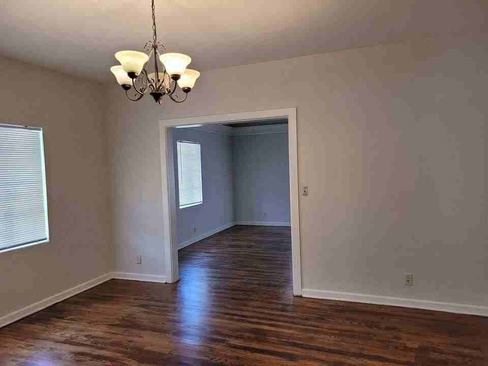 331 N B St - Photo 3 of 10