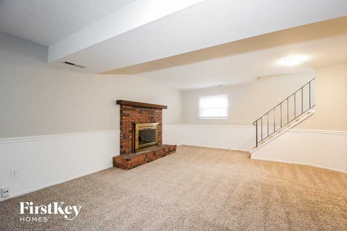 4470 Ashford Ct - Photo 2 of 15