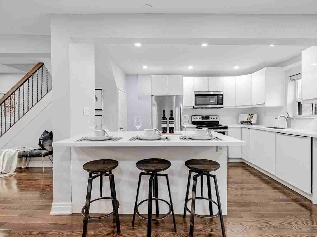 23 Lorindale Avenue - Photo 2 of 12