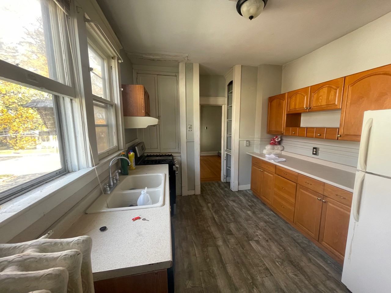 42 Ten Eyck Ave #5 - Photo 3 of 8