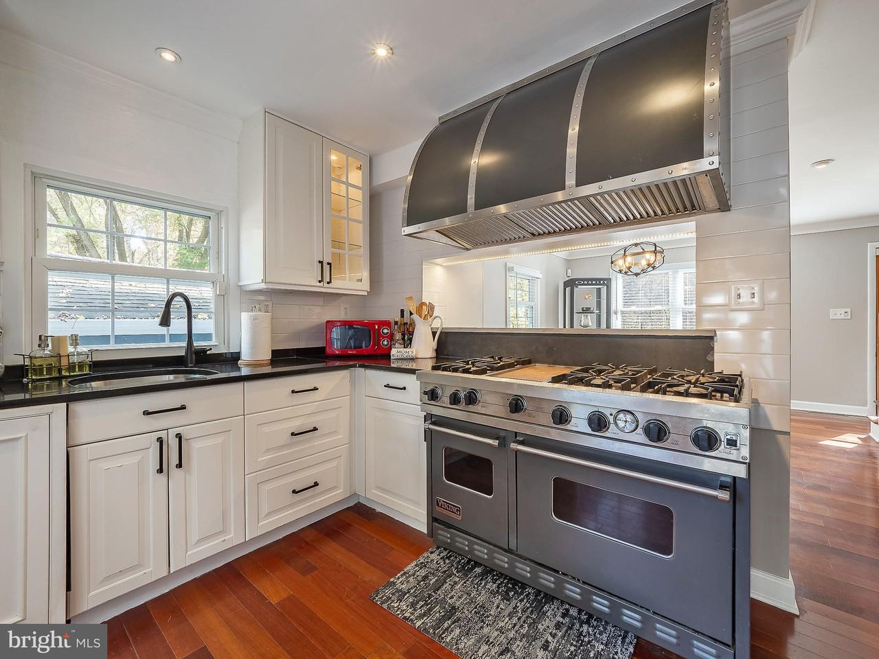 4201 Garrett Park Rd - Photo 2 of 50