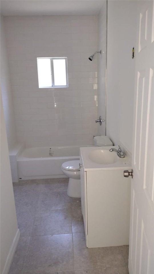1745 Sw 17th St #1745 - Photo 3 of 8