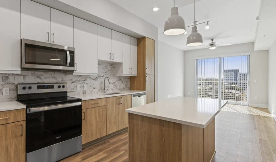 601 N Federal Hwy #401 - Photo 2 of 10