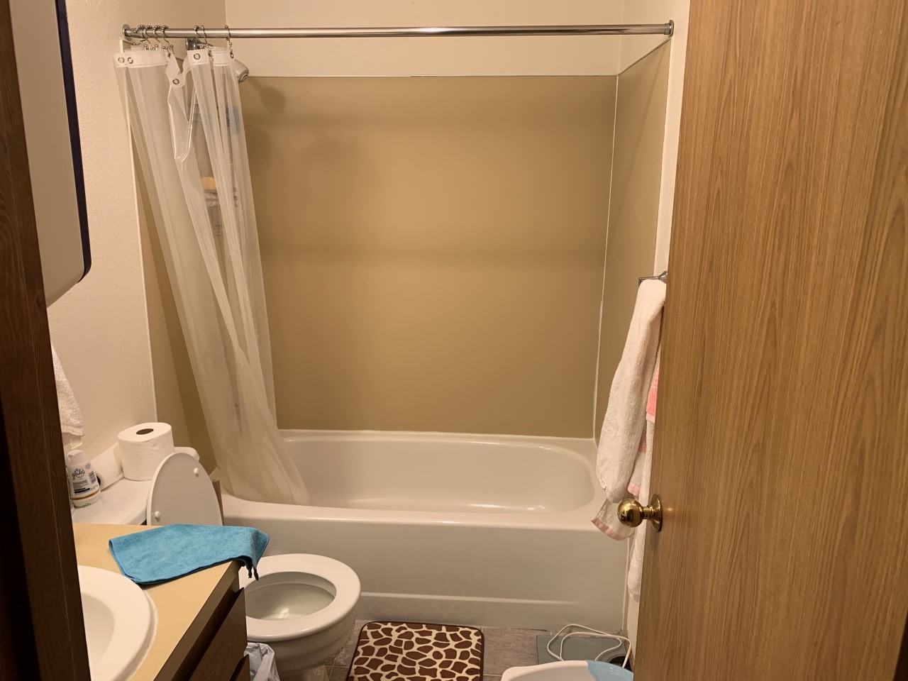 4315 9th Ave NE - Photo 2 of 4