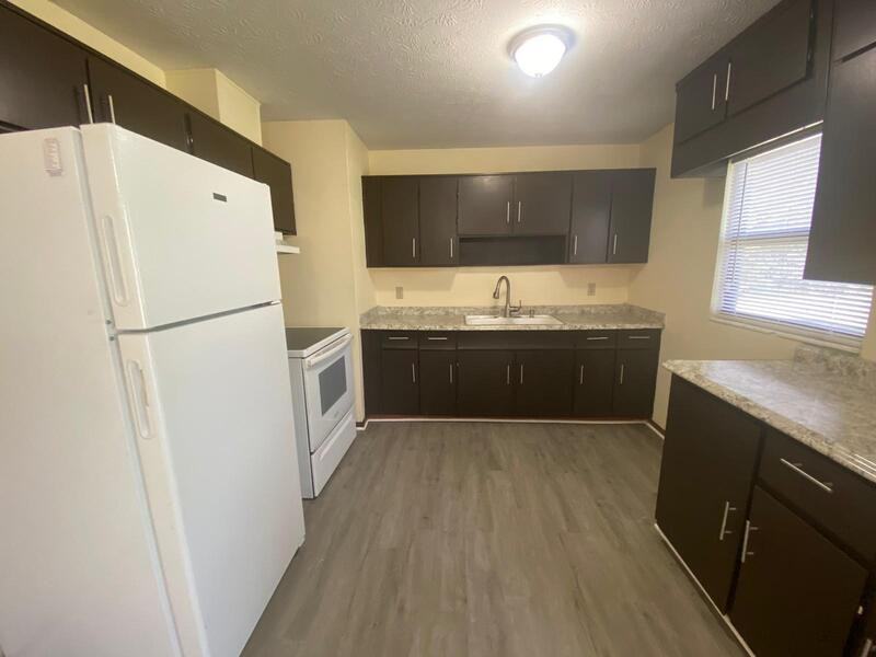 2525 Burlingame Dr W - Photo 3 of 9