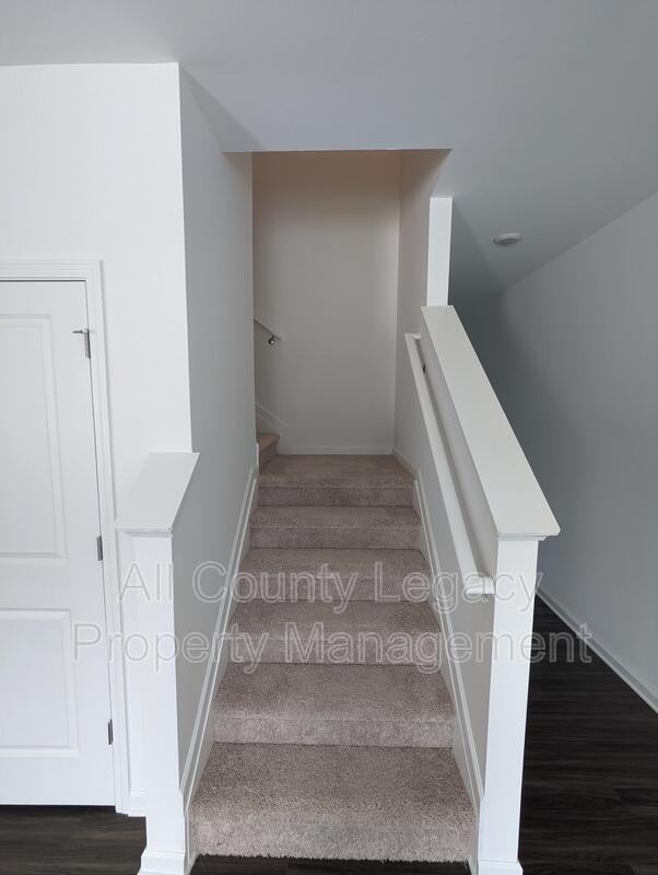 1100 Lossie Ln - Photo 5 of 11
