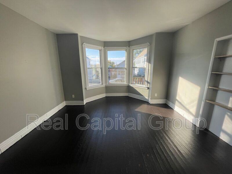 1600 Carrie St #1stFL - Photo 2 of 9