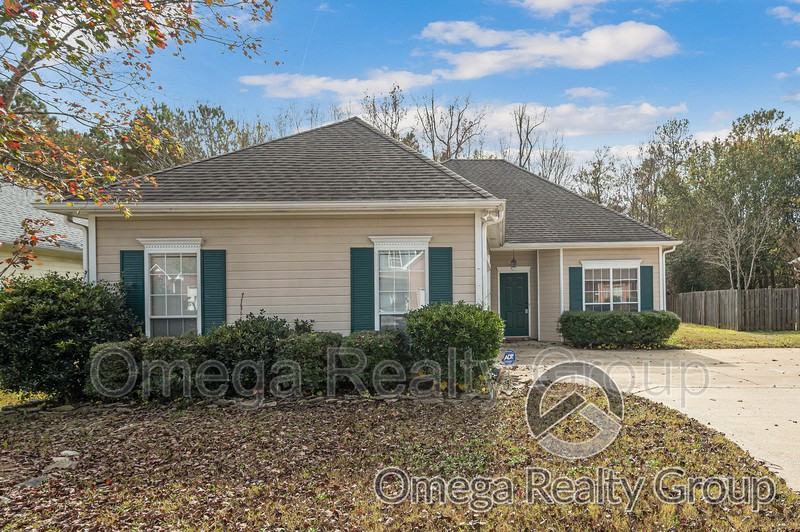 1240 Amberley Woods Dr - Photo 2 of 41