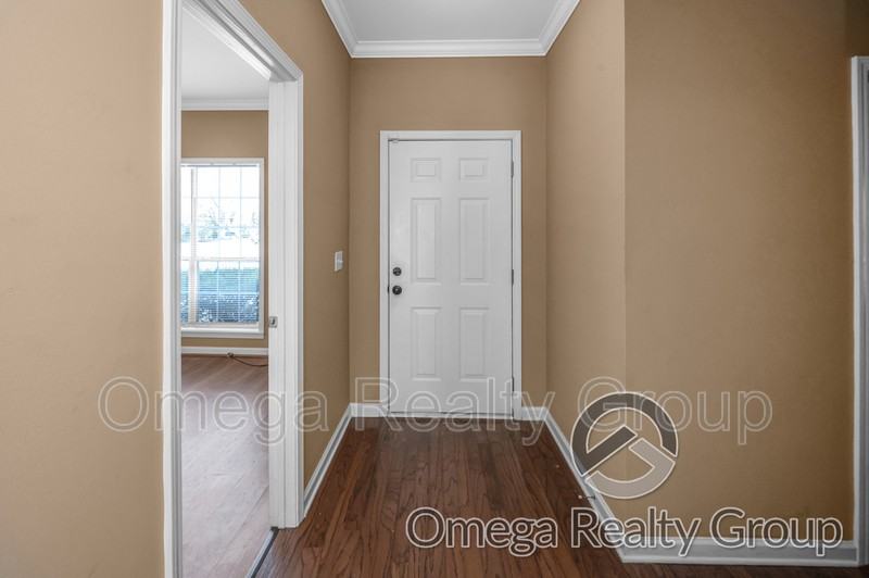 1240 Amberley Woods Dr - Photo 6 of 41