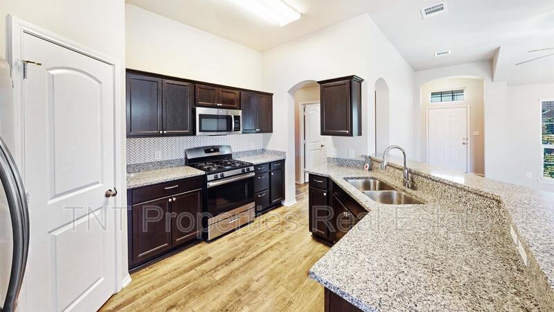 812 Mockingbird St - Photo 5 of 13