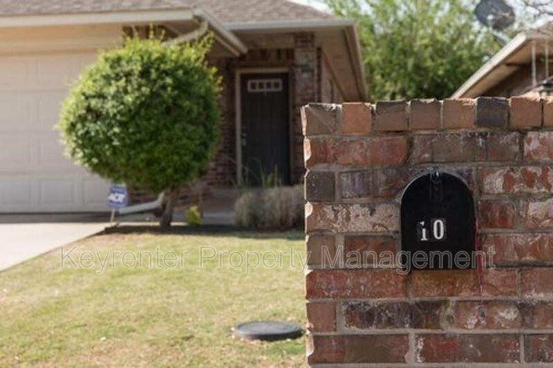 10 Nw 155th St - Photo 2 of 31