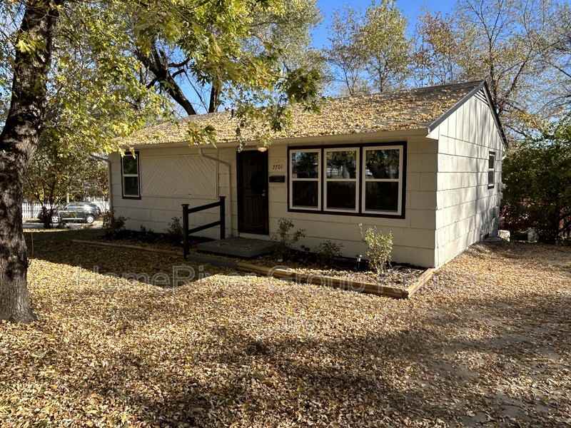 7701 E 47th Ter - Photo 2 of 9