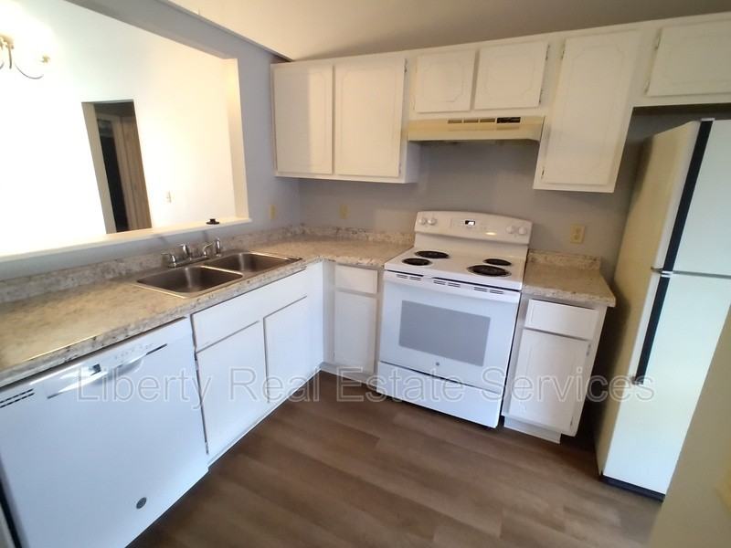 910 Brett Dr #76 - Photo 3 of 11