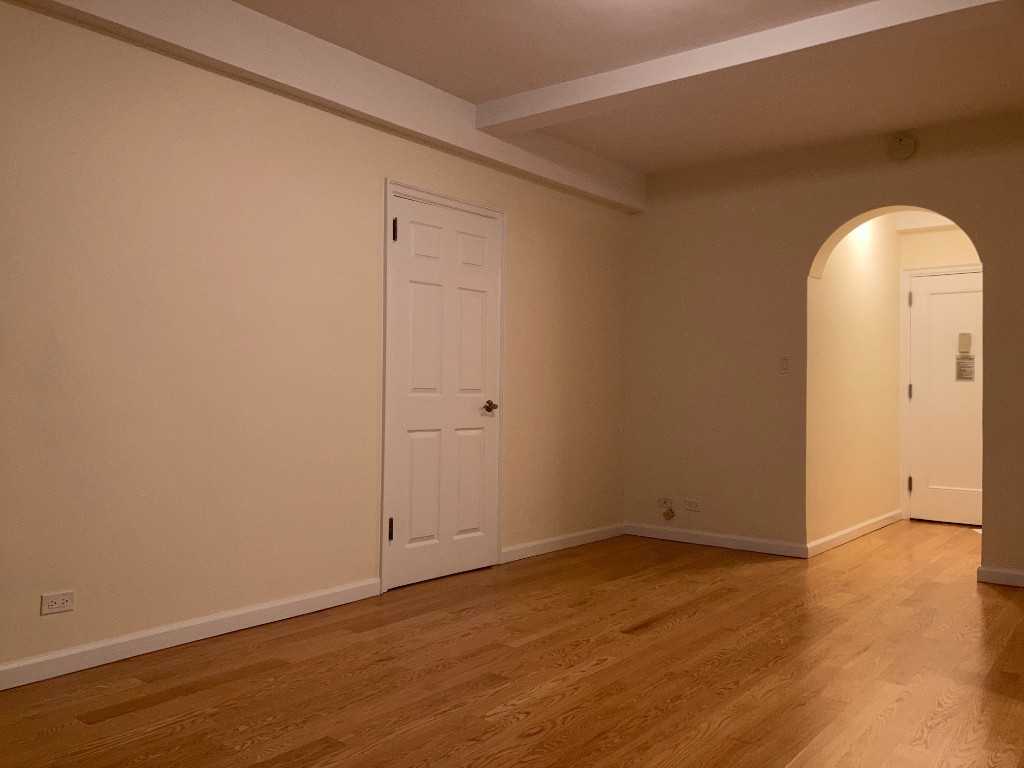 850 Amsterdam Ave #3G - Photo 2 of 7