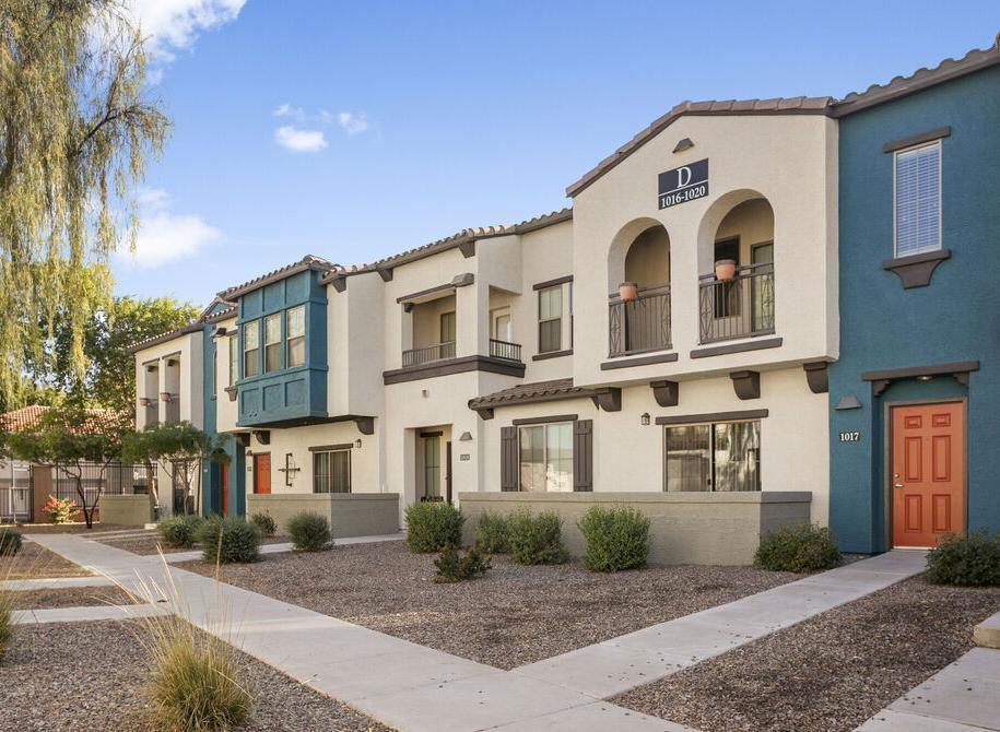 647 W Baseline Rd - Photo 4 of 7