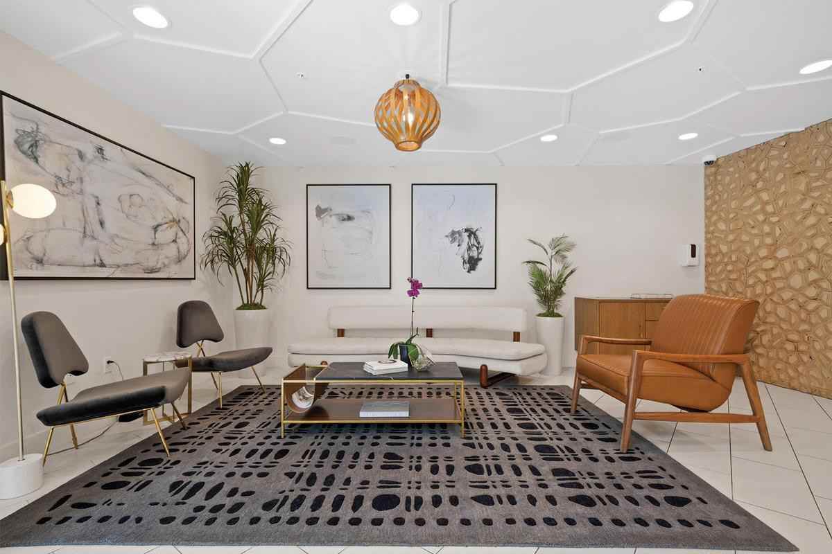 301 E Jeanette Ln - Photo 6 of 36